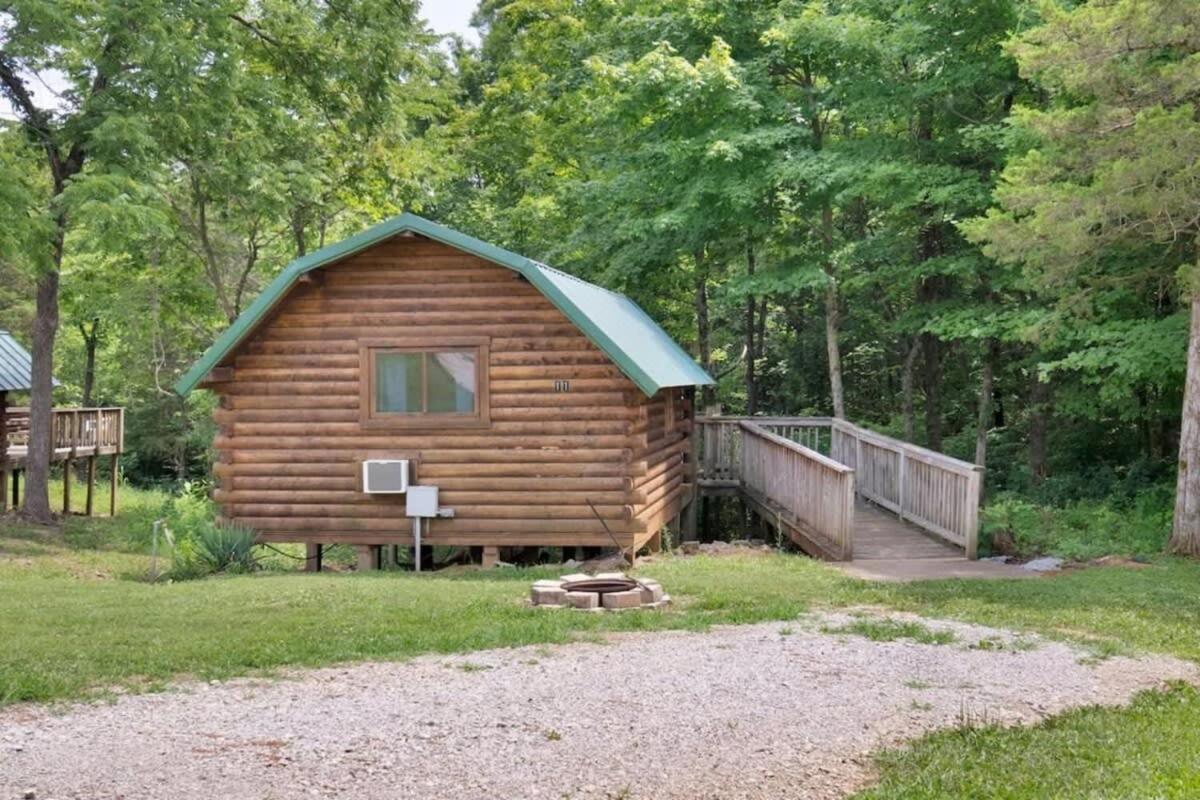 Rustic Cabin With Pool Access 布卢明顿 外观 照片