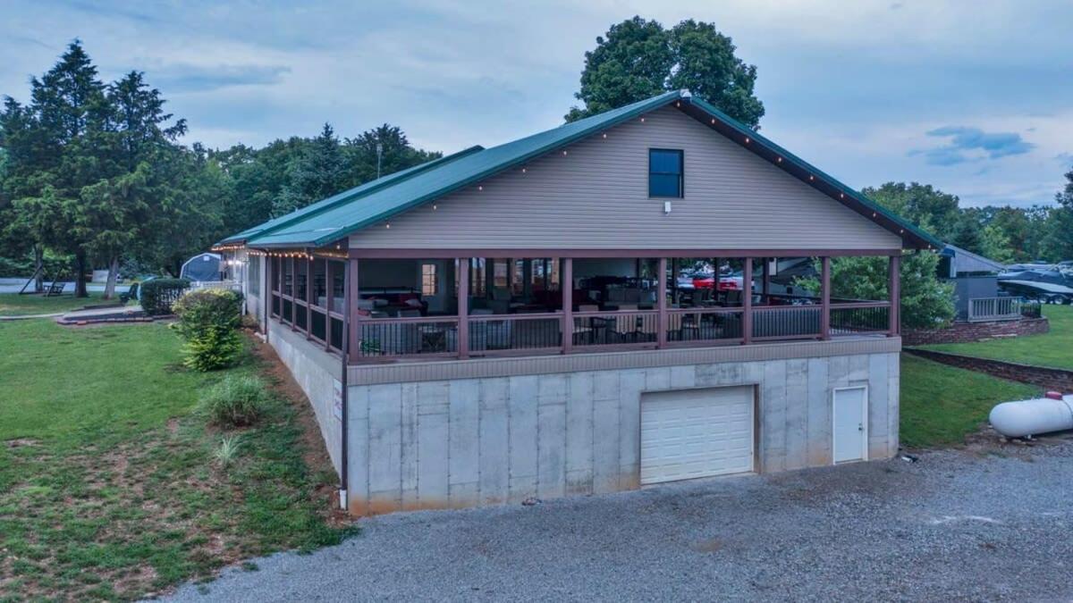Rustic Cabin With Pool Access 布卢明顿 外观 照片